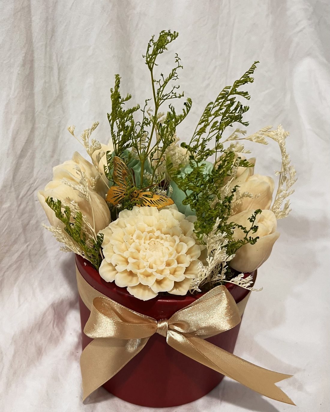 Bloom & Beyond soap flower arrangement in white and green